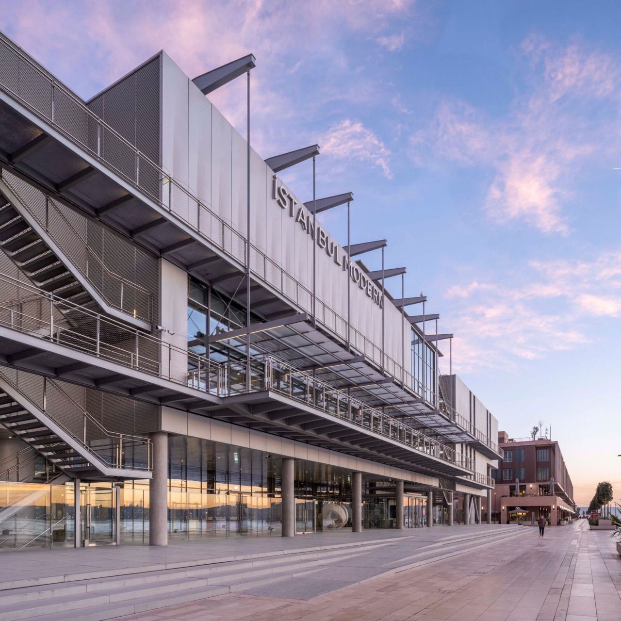 Lee más sobre el artículo Renzo Piano y su Obra Maestra: El Museo Moderno de Estambul